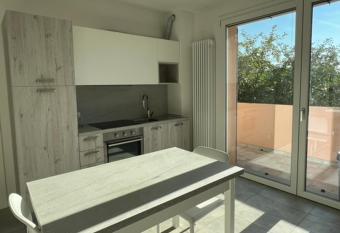 Appartamento confortevole, silenzioso con vista, centro raggiungibile a piedi come i ristoranti has Balcony rooms