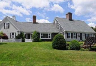 4 Bedroom cape-house has Balcony rooms