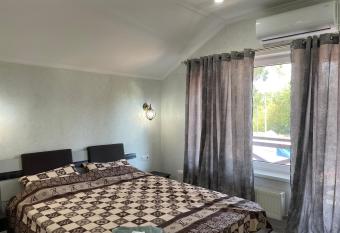 Villa aeroport                       has Balcony rooms