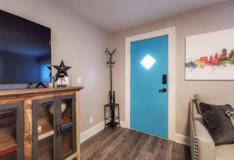 W-2E New 1BD Westport Condo with balcony Freshly remodeled has Balcony rooms