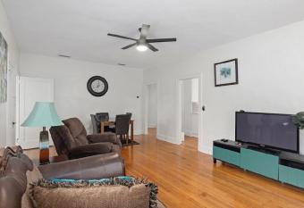 Adorable vacation rental near river allows 18 year olds to book a room