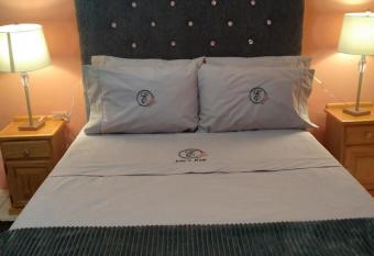 ELLE S B&B allows 18 year olds to book a room