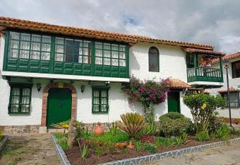 PUEBLITO BOYACENSE Hotel Boutique allows 18 year olds to book a room