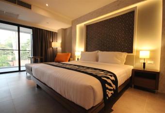 Season Five Hotel  allows 18 year olds to book a room