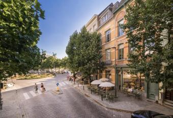 Quartier Le Sud allows 18 year olds to book a room