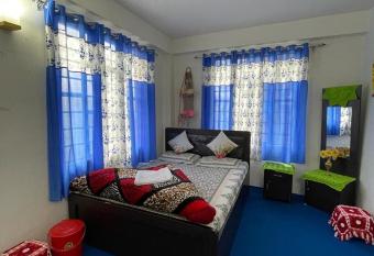 Goonkeshari Homestay has Balcony rooms