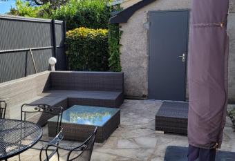 Bl  r   maison centre ville proche Beauval et Chenonceau has Balcony rooms