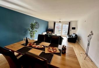 Spacious and Modern two bedroom apartment in Cardiff Bay, with free parking allows 18 year olds to book a room