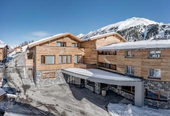 The Moss - Your unique hideaway has Balcony rooms