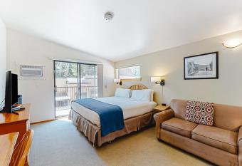 Aspen Mountain Lodge 402 has Balcony rooms