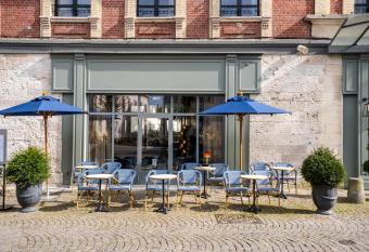 L Invitation au Voyage H  tel- Espace Bien-  tre - Bar Lounge has Balcony rooms