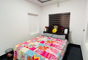 Eravaramkunnath guest house has Smoking/Balcony rooms