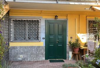 Casa AGOSTINIANA APARTMENT allows 18 year olds to book a room