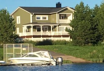 Villa Vuopajanranta has Balcony rooms