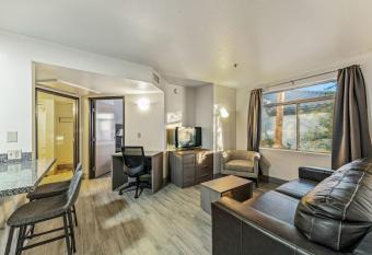 Chandler 2 bd 1 ba apartment Lux2 has Balcony rooms