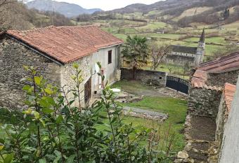 G  te Les Coustaous au coeur de la nature has Balcony rooms
