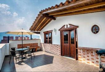 Apartamento familiar en Envigado Antioquia has Balcony rooms