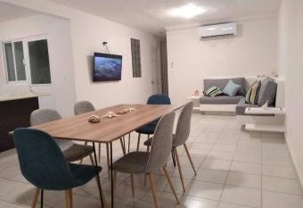 Departamento Acapulco Marina Diamante - Roof Priv has rooms with a private hot tub