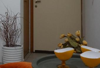 Mara s cozy city apt has Balcony rooms