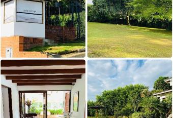 Casa Jardin del Lago has Balcony rooms