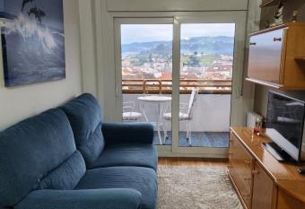 Estudio con vistas a la ciudad has Balcony rooms