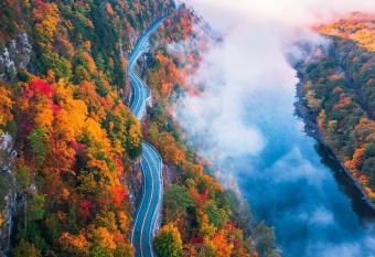 Serene Lakeside Oasis - Fast WiFi 90 minutes from NYC allows 18 year olds to book a room