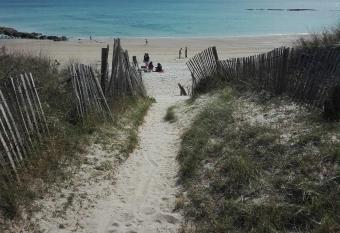 grand studio duplex avec jardin has Balcony rooms