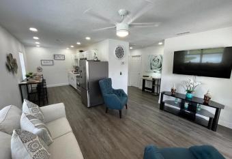 Incredible comfortable apartments near the airport and beaches has Balcony rooms