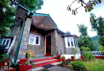 House On The Cliff- Ramgarh has Balcony rooms