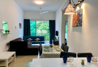 New GoldenHill Condo 3BR 1Min Pasar Mlm Cameron Highlands has Balcony rooms