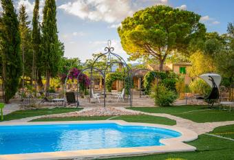 Sa Caseta de Santa Maria has Balcony rooms