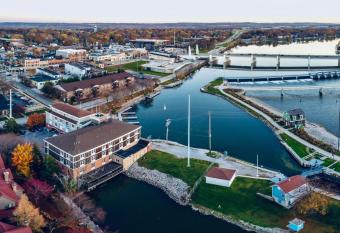 Nuk's Executive Suites allows 18 year olds to book a room