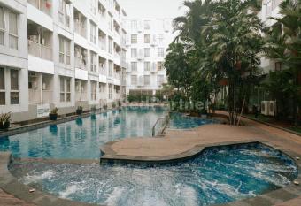 RedLiving Apartemen Skylounge Tamansari - Vanez Room has Balcony rooms