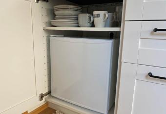 Tiny house with garden and jacuzzi near Amsterdam has rooms with a private hot tub