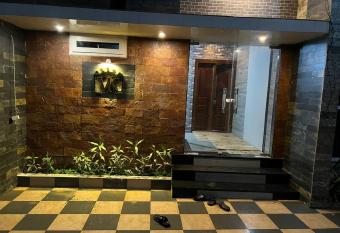 VARIKKODAN LUXURY APARTMENT has Balcony rooms