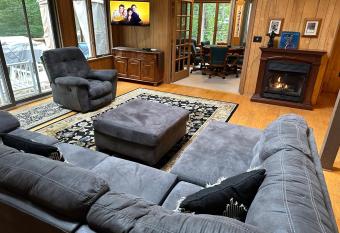 Large 5BR 4BA in Gold Star community near clubhouse and pool. Theater&game rooms has Balcony rooms