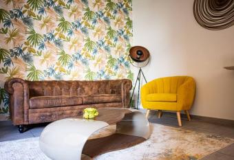 LE MARECHAL Magnifique T3 en centre ville has Balcony rooms