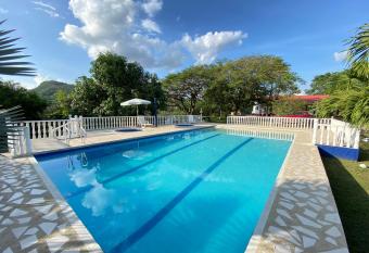 Finca Villa Sof  a Campestre con piscina has Balcony rooms