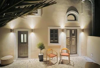 Saba Luxury Suites has Balcony rooms