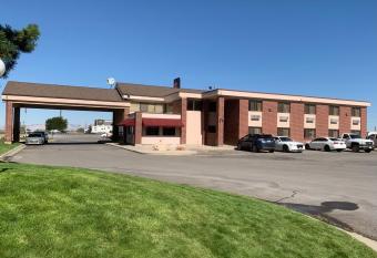 Days Inn by Wyndham Lake Point has Smoking rooms