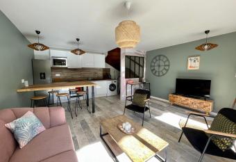 Maison chaleureuse sous les pins has Balcony rooms