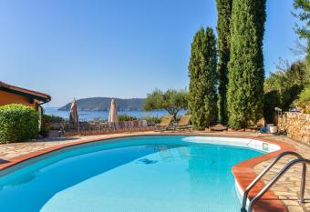 Elba Offsite Villa has Balcony rooms