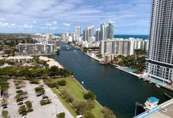 Miami Beach Apmt Full Kitchen has Balcony rooms