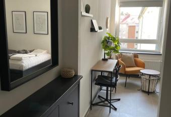 Komfortables Apartment in der N  he der Messe allows 18 year olds to book a room