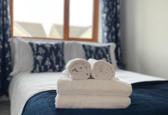 Private Double Room & Bathroom allows 18 year olds to book a room