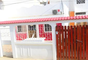 C  moda casa familiar en Ballenita con garaje has Balcony rooms