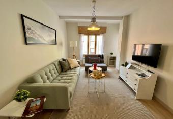 Alojamiento Lope de Fenar has Balcony rooms