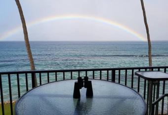 The Noniluna Two - Sleeps 8 plus Pack N Play has rooms with a private hot tub