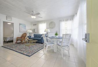 Santa Barbara On The Bay WATERFRONT APARTMENT has Balcony rooms