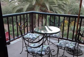 Lake Home/Novel Attractions Close has Balcony rooms